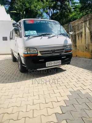 Toyota Dolphin 1993 Van (Used)