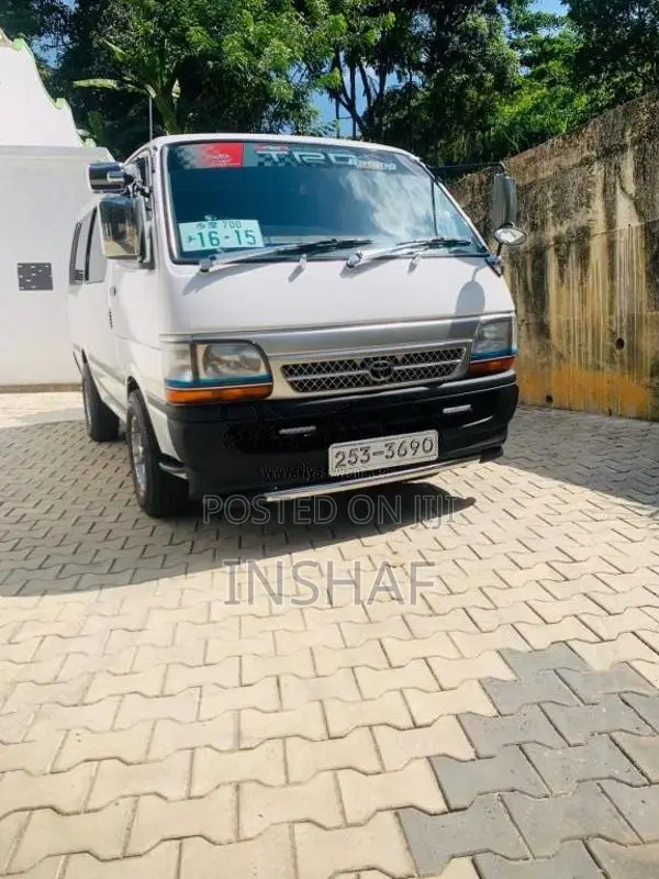 Toyota Dolphin 1993 Van (Used)
