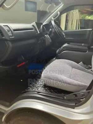 Toyota KDH 2015 Van (Used)