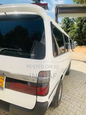 Toyota Dolphin 1993 Van (Used)
