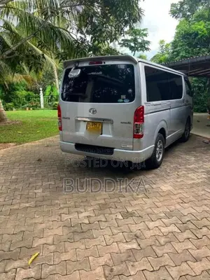 Toyota KDH 2015 Van (Used)