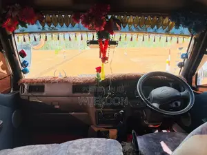 Nissan Caravan 1991 Van (Used)