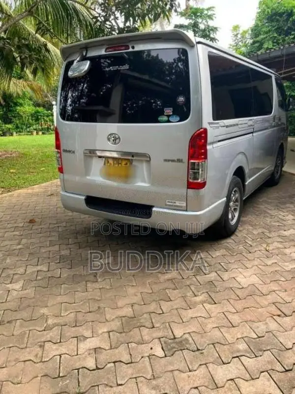 Toyota KDH 2015 Van (Used)