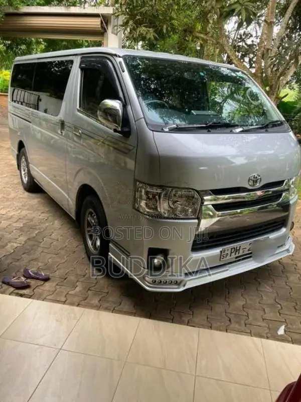 Toyota KDH 2015 Van (Used)