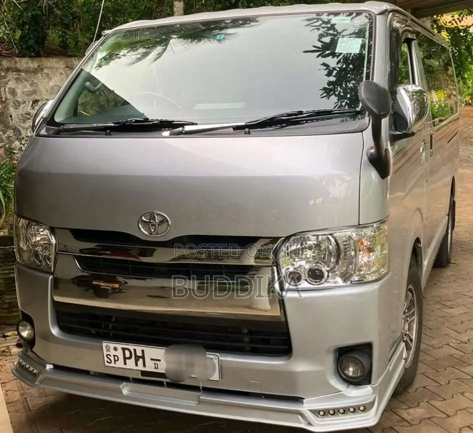 Toyota KDH 2015 Van (Used)