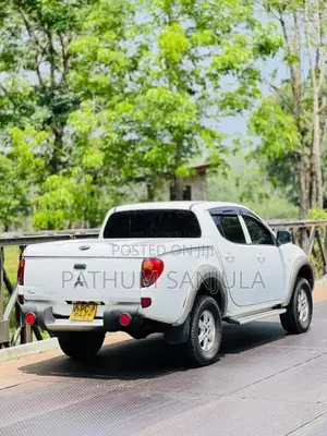 Mitsubishi L200 2011 Pickup (Used)