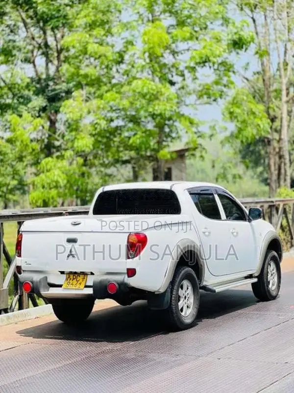 Mitsubishi L200 2011 Pickup (Used)
