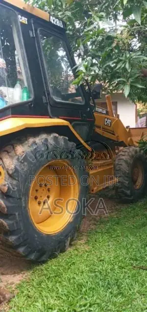 CAT 428B 1995 Heavy-Duty (Used)