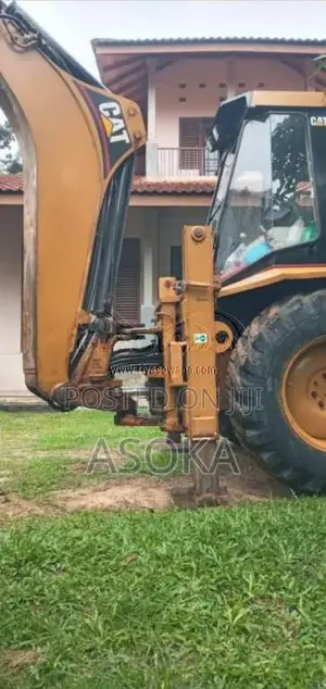CAT 428B 1995 Heavy-Duty (Used)