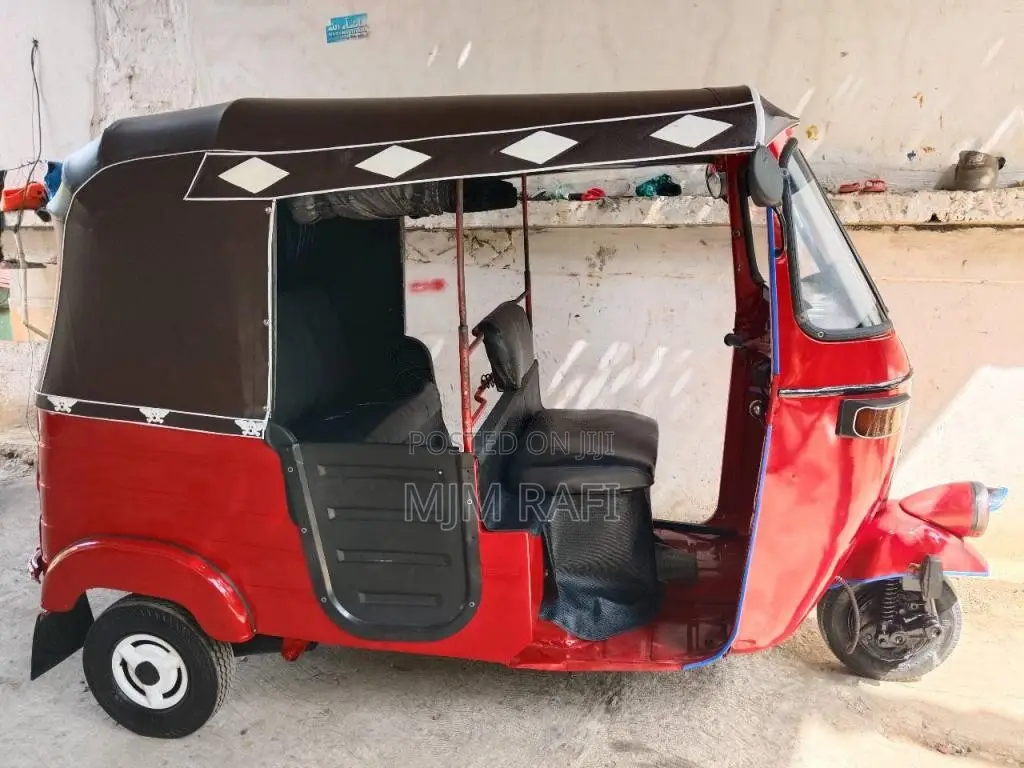 Bajaj RE 2 Stroke 2004 Three Wheel (Used)