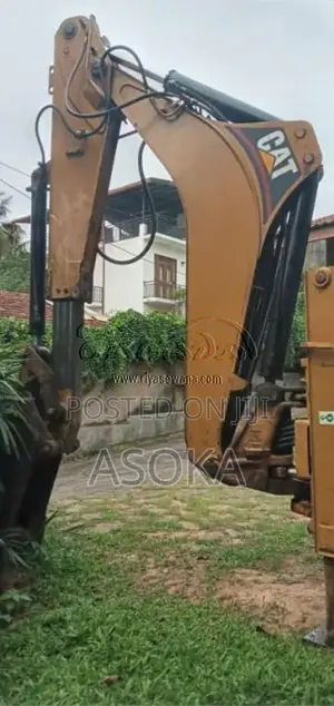 CAT 428B 1995 Heavy-Duty (Used)