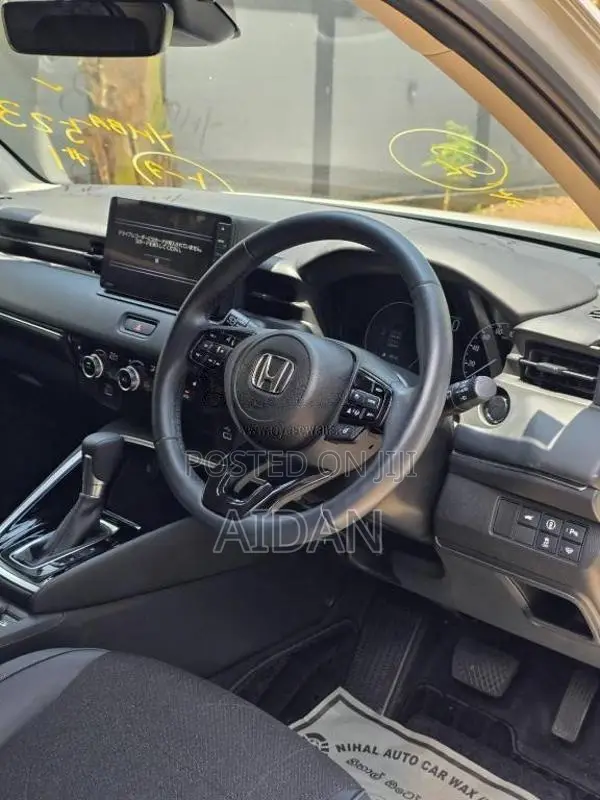 Honda Vezel 2023 SUV (Used)