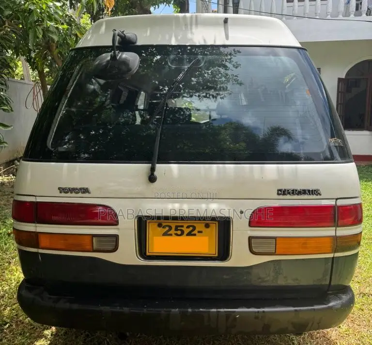 Toyota CR27 1994 Van (Used)