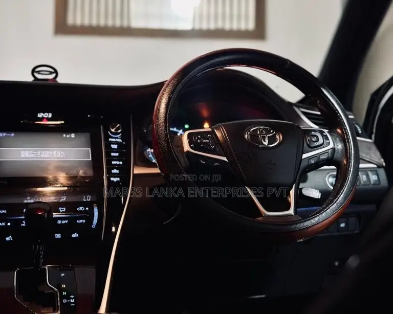 Toyota Harrier Advance 2015 SUV (Used)