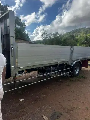 Isuzu Forward 2013 Lorry (Used)