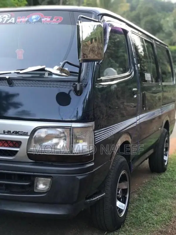 Toyota Dolphin 1992 Van (Used)
