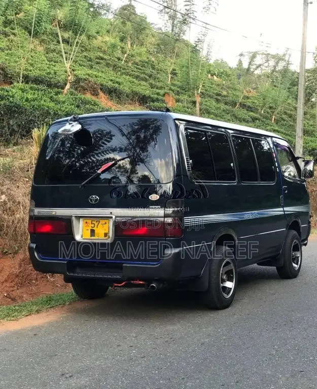 Toyota Dolphin 1992 Van (Used)
