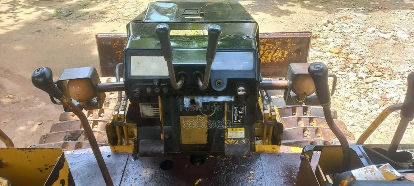 Mitsubishi Dozer 2015 Heavy-Duty (Used)