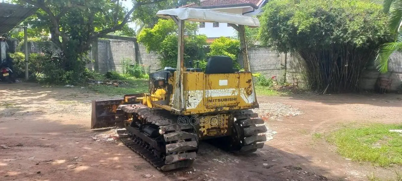 Mitsubishi Dozer 2015 Heavy-Duty (Used)