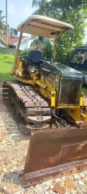 Mitsubishi Dozer 2015 Heavy-Duty (Used)