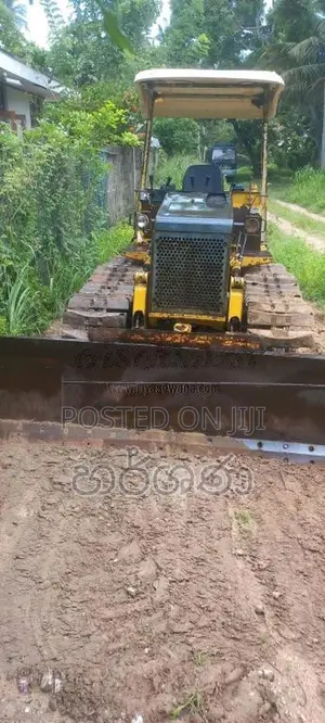 Mitsubishi Dozer 2015 Heavy-Duty (Used)