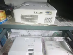 Multimedia Projector CASIO XJ-UT351W Lumens 3500 LASER JAPAN