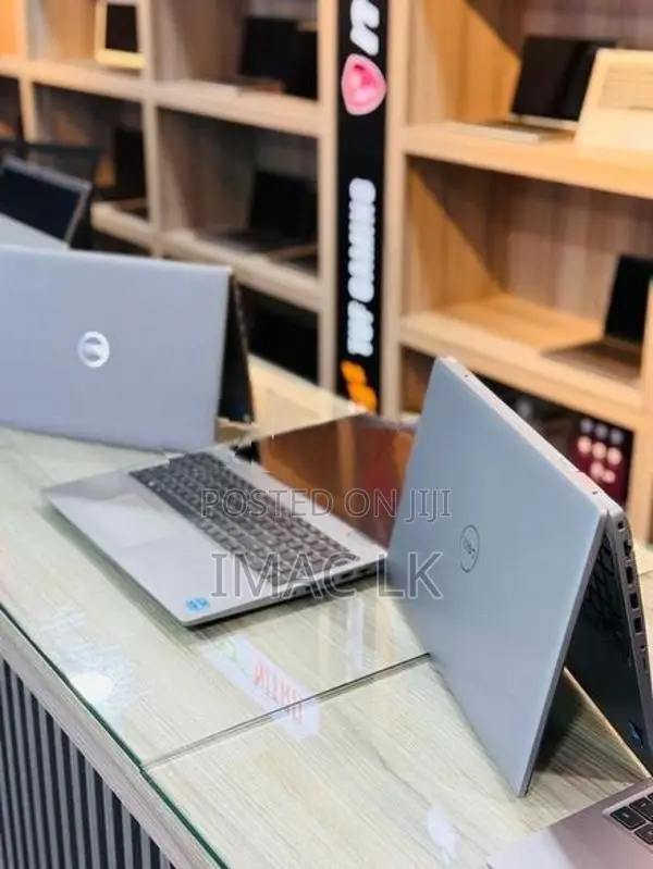 Dell Latitude 5520 - i5 11th Gen +8GB RAM /256GB NVME-15.6 Inch Laptop