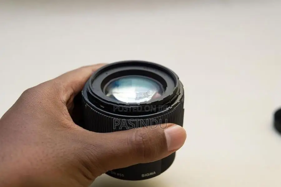 Sigma 56mm f/1. 4 Sony E mount