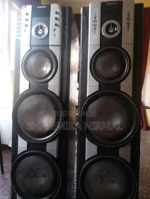 Hi Fi speaker set