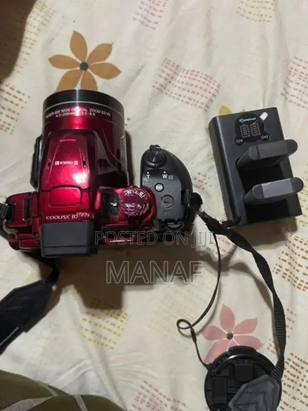 Super Zoom B700 4K Camera