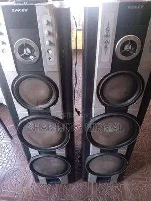 Hi Fi speaker set
