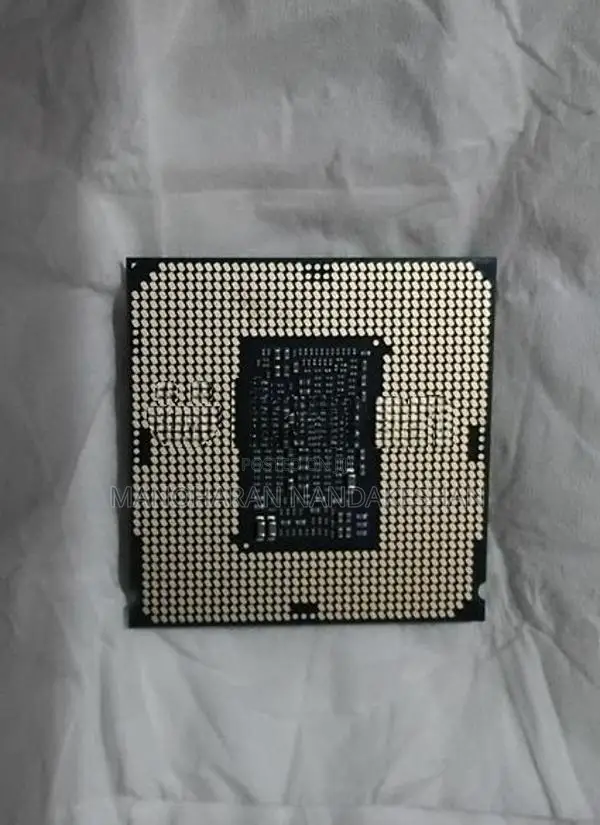 Intel Core i7-9700 (SRG13)
