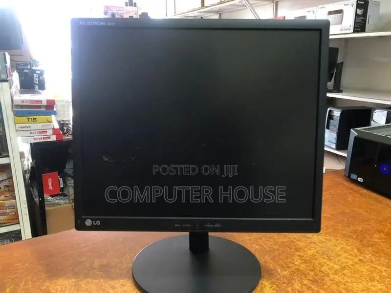 Samsung 19” Square Monitor