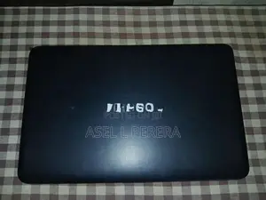 Toshiba Sattelite C850D Laptop