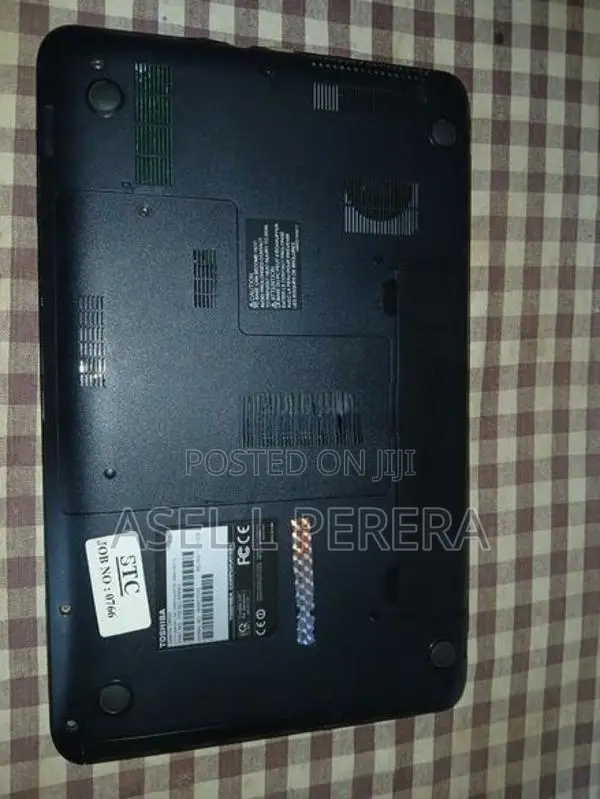 Toshiba Sattelite C850D Laptop