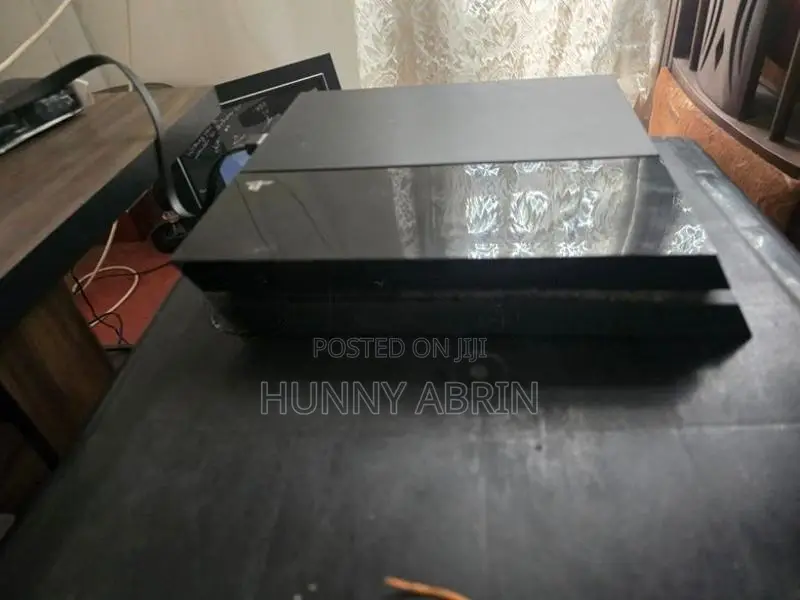 PS4 500GB Standard Edition