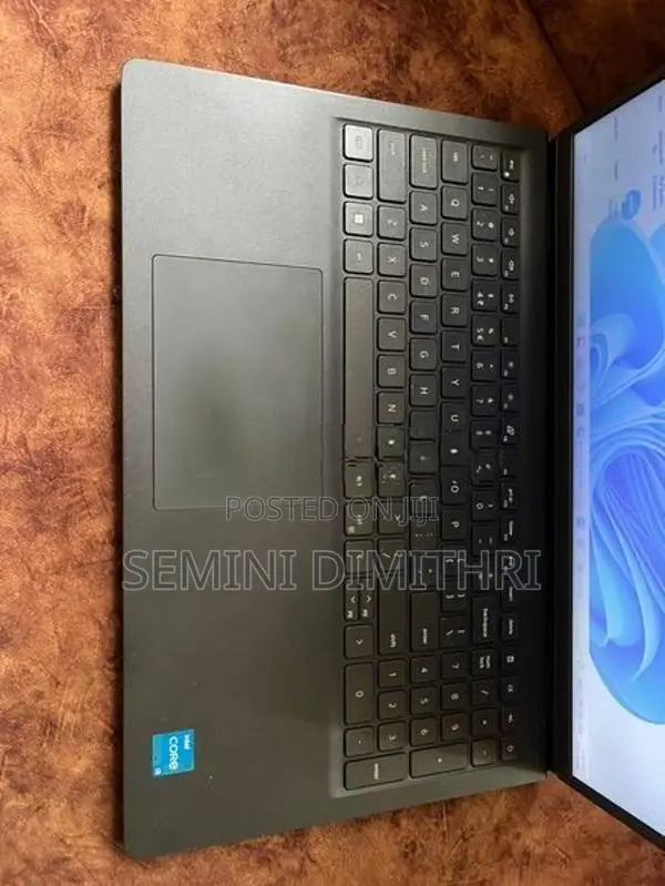Dell Vostro 15 3510 Intel Core i3 11th Gen 8GB RAM Windows 11 Pro