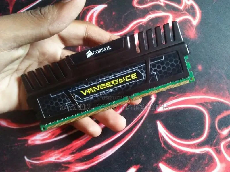 Corsair vengeance 12GB 3 x 4GB DDR3 1600MHZ RAM Kit