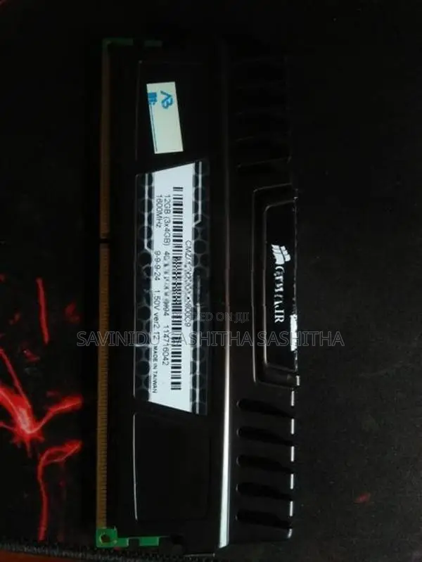 Corsair vengeance 12GB 3 x 4GB DDR3 1600MHZ RAM Kit