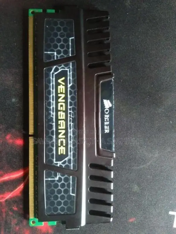 Corsair vengeance 12GB 3 x 4GB DDR3 1600MHZ RAM Kit