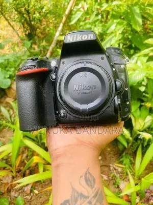 DSLR Nikon D750 with 85mm f/1.8G TT520 II Flash
