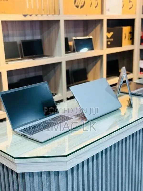 Dell Latitude 5520 - i5 11th Gen +8GB RAM /256GB NVME-15.6 Inch Laptop