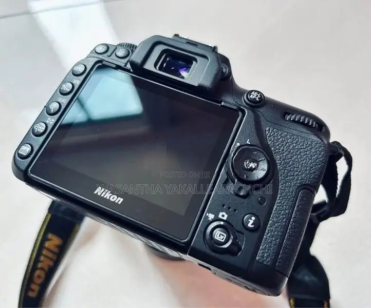 Nikon D7500 with 18-140mm Lens