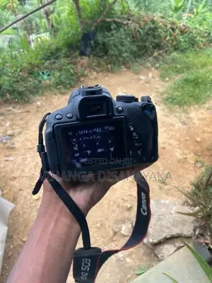 Canone EOS 700D