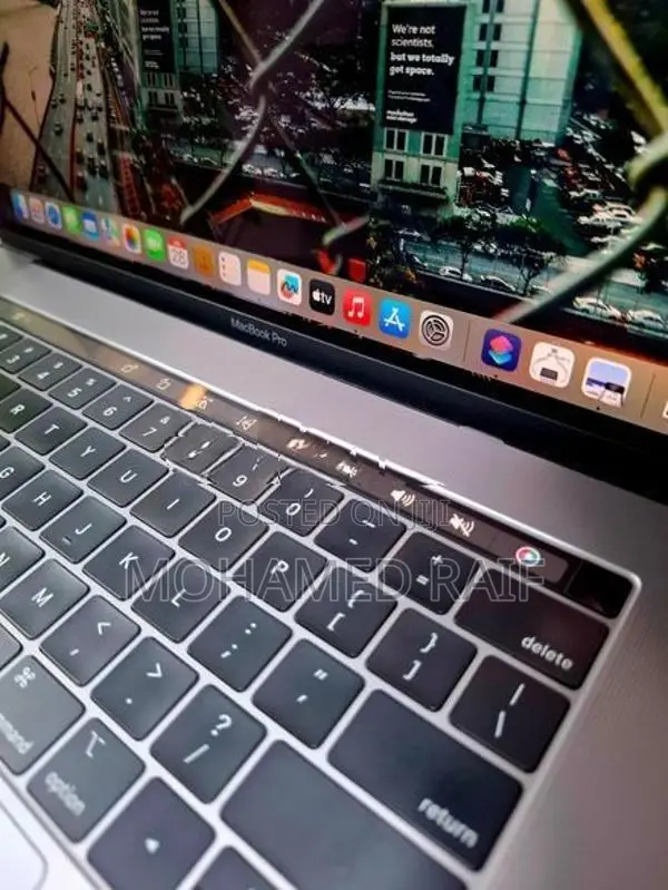 Apple MacBook Pro A1990 15-INCH 16GB Ram 256GB SSD NVMe