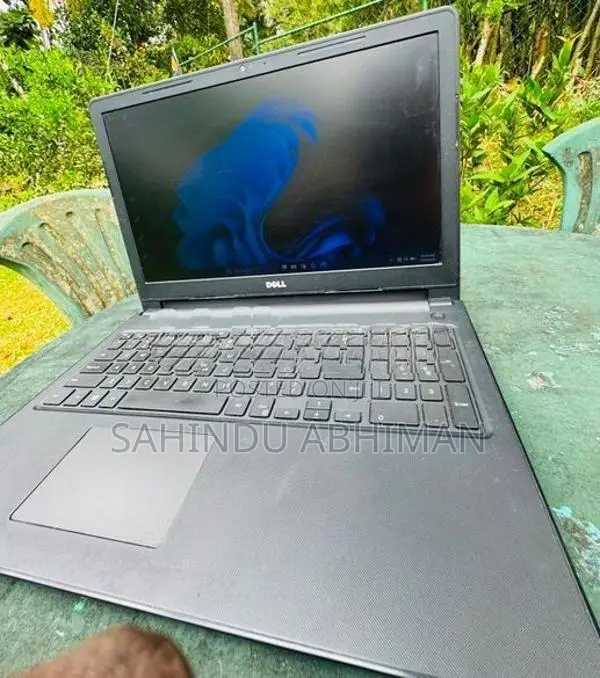Dell Inspiron 15 laptop 8th gen 120 SSD 1TB HDD