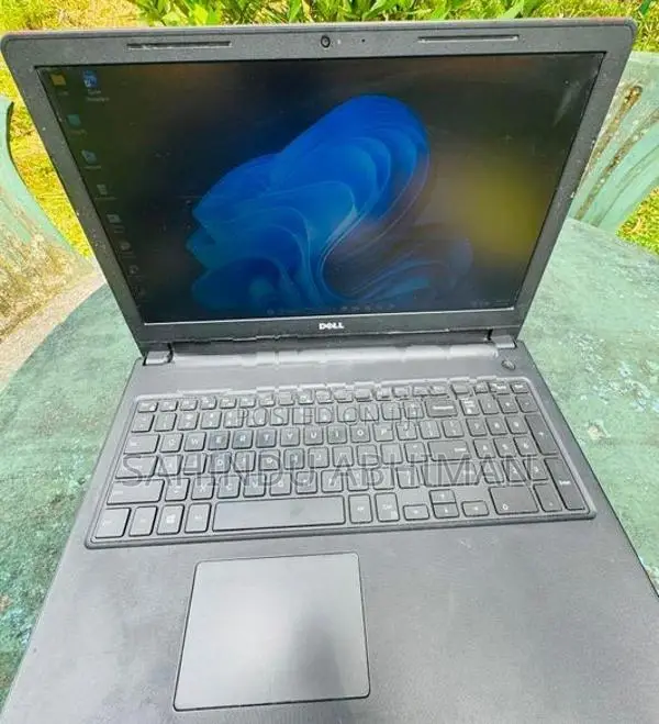 Dell Inspiron 15 laptop 8th gen 120 SSD 1TB HDD