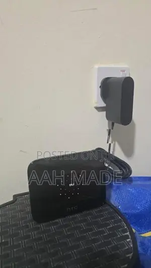 HTC 5G Hub Router with Access Point