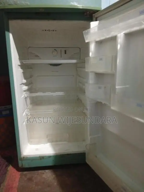 Refrigerator - (සිසිල් දොර දෙක)