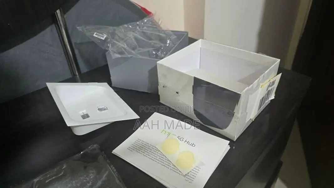 HTC 5G Hub Router with Access Point
